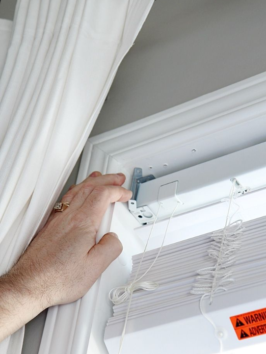نکات کلیدی نصب و نگهداری پرده‌های برقی در منازل و ادارات